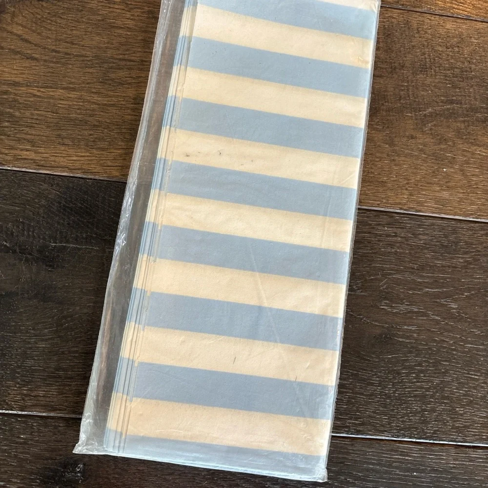 Vintage paper tablecloth • 60x102